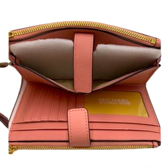 MICHAEL KORS JET SET TRAVEL ROSEWOOD
LG DOUBLE ZIP WRISTLET - Picture 6 of 6